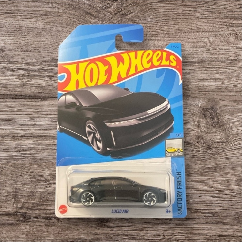 2023 Hot Wheels Lucid Air FACTORY FRESH 1/5